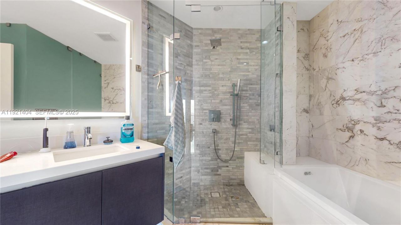 851 NE 1st Ave, Unit 1508, Miami, FL 33132 Photo