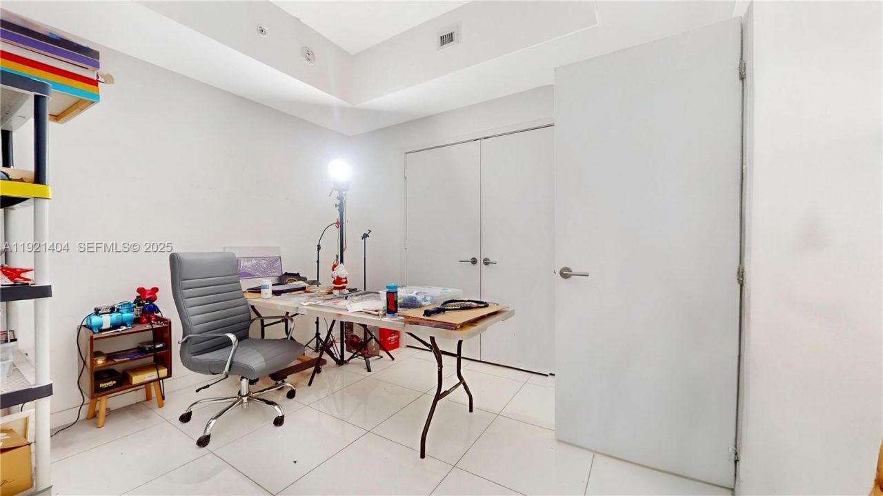 851 NE 1st Ave, Unit 1508, Miami, FL 33132 Photo