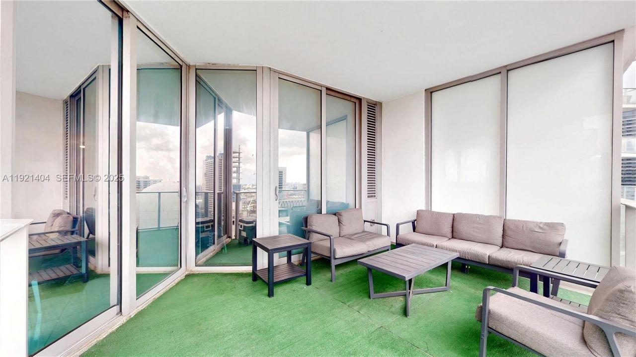 851 NE 1st Ave, Unit 1508, Miami, FL 33132 Photo