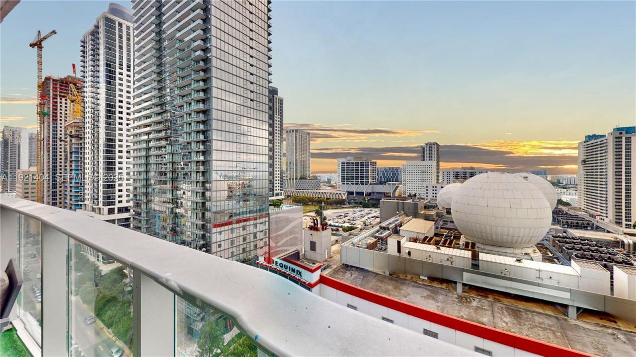 851 NE 1st Ave, Unit 1508, Miami, FL 33132 Photo