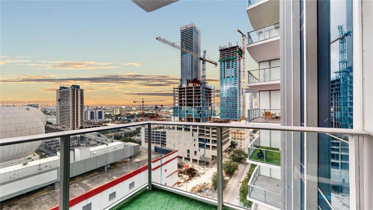 851 NE 1st Ave, Unit 1508, Miami, FL 33132 Photo