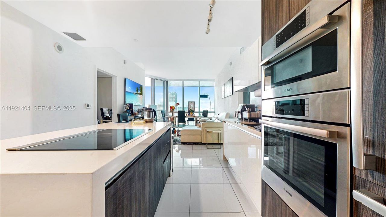 851 NE 1st Ave, Unit 1508, Miami, FL 33132 Photo