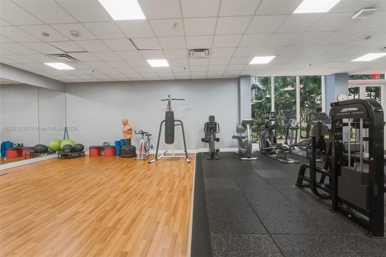 2030 S Ocean Dr, Unit 1810, Hallandale Beach, FL 33009 Photo