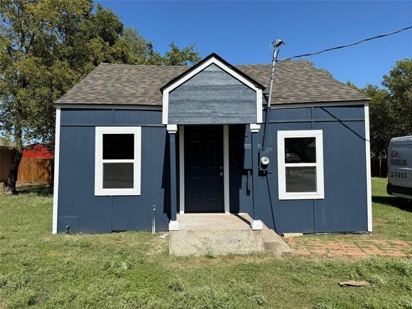 638 E Walcott Street, Pilot Point, TX 76258