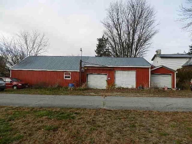 215 W Carey Street, New Bloomington, OH 43341 Photo 4