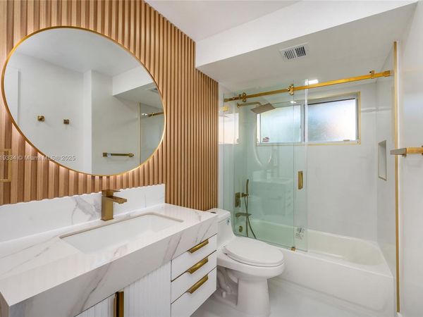 8415 SW 107th Ave, Unit 338W, Miami, FL 33173