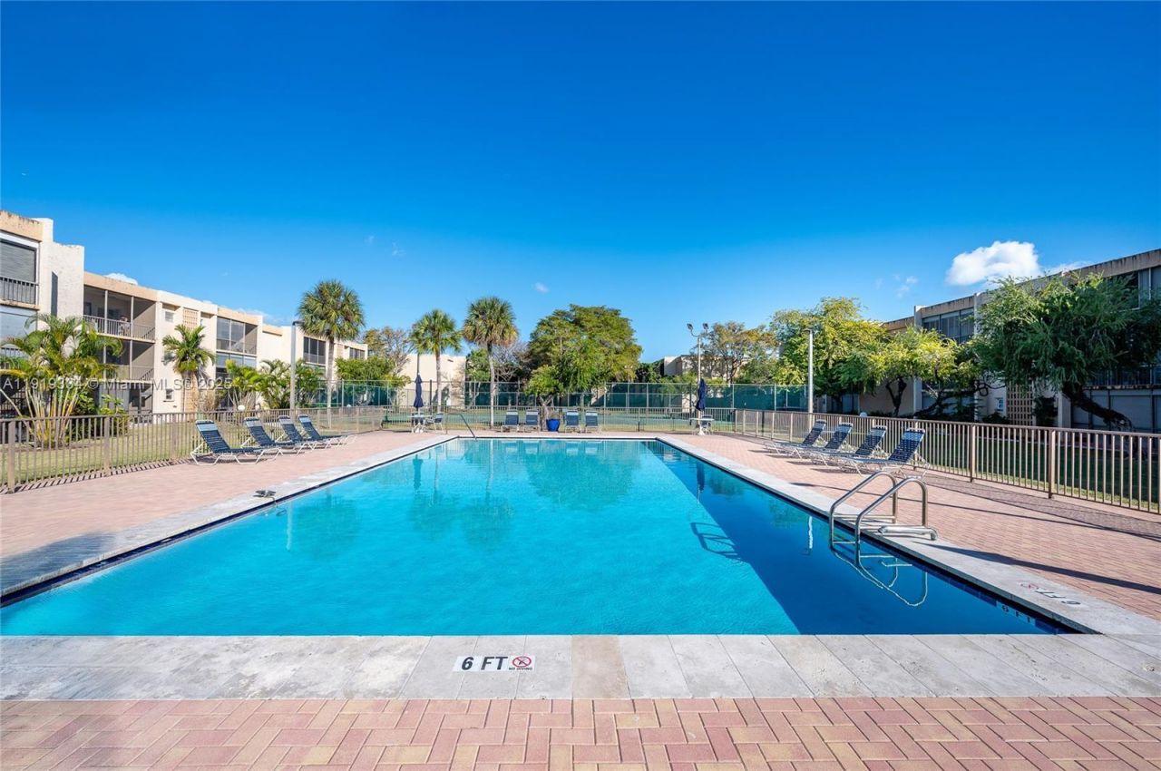 8415 SW 107th Ave, Unit 338W, Miami, FL 33173 Photo