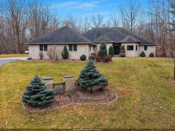 425 HILL HAVEN COURT, Little Suamico, WI 54141