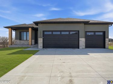 10811 Century Lane, Lincoln, NE 68527