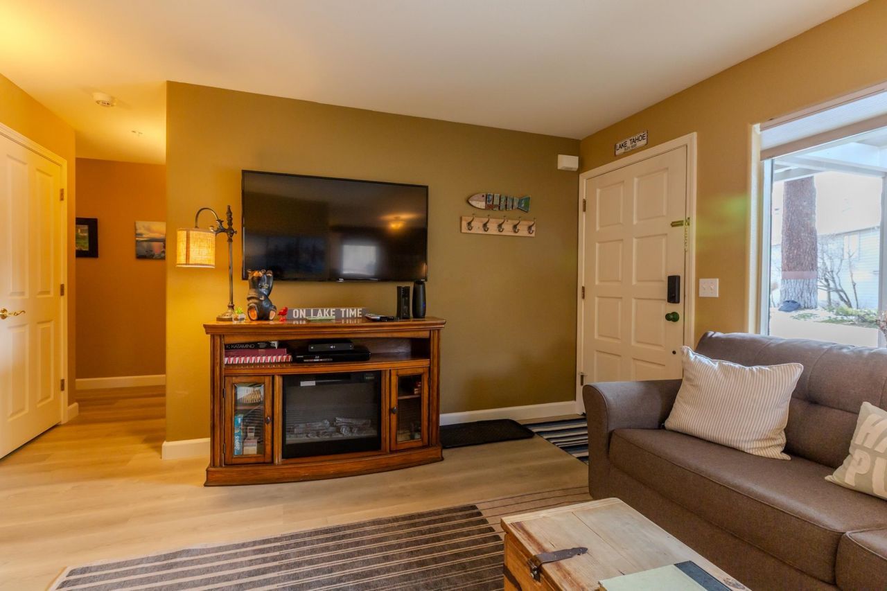 8004 North Lake Boulevard, Kings Beach, CA 96143 Photo