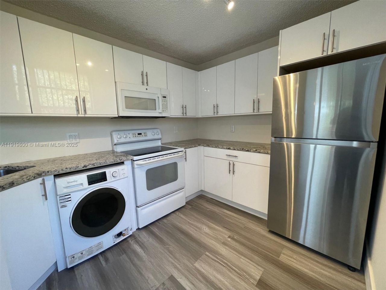 9471 Evergreen Pl, Unit 401, Davie, FL 33324 Photo