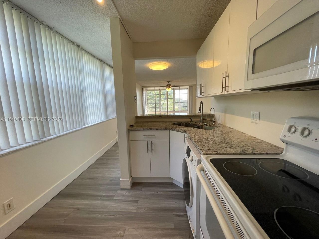 9471 Evergreen Pl, Unit 401, Davie, FL 33324 Photo