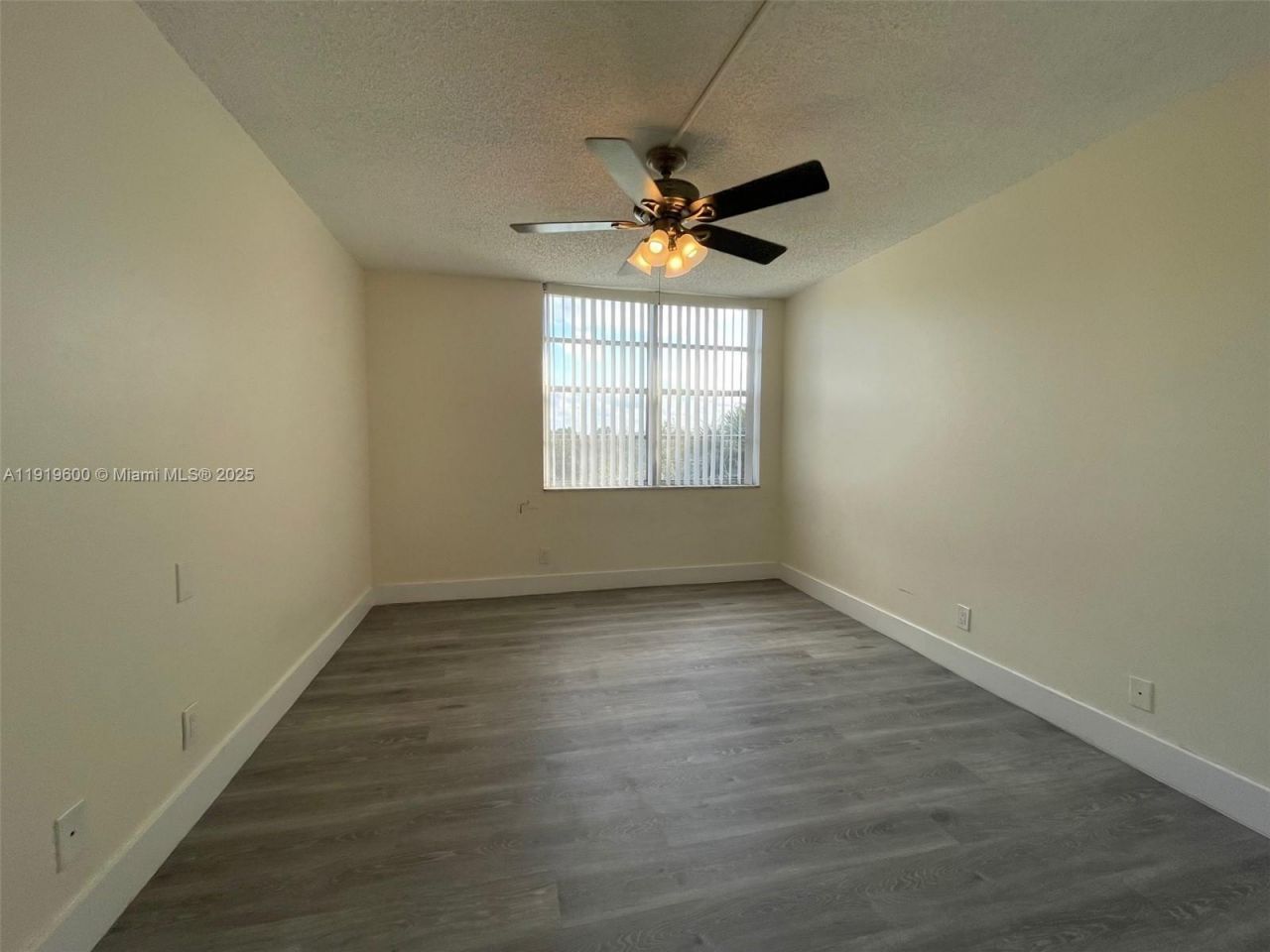 9471 Evergreen Pl, Unit 401, Davie, FL 33324 Photo