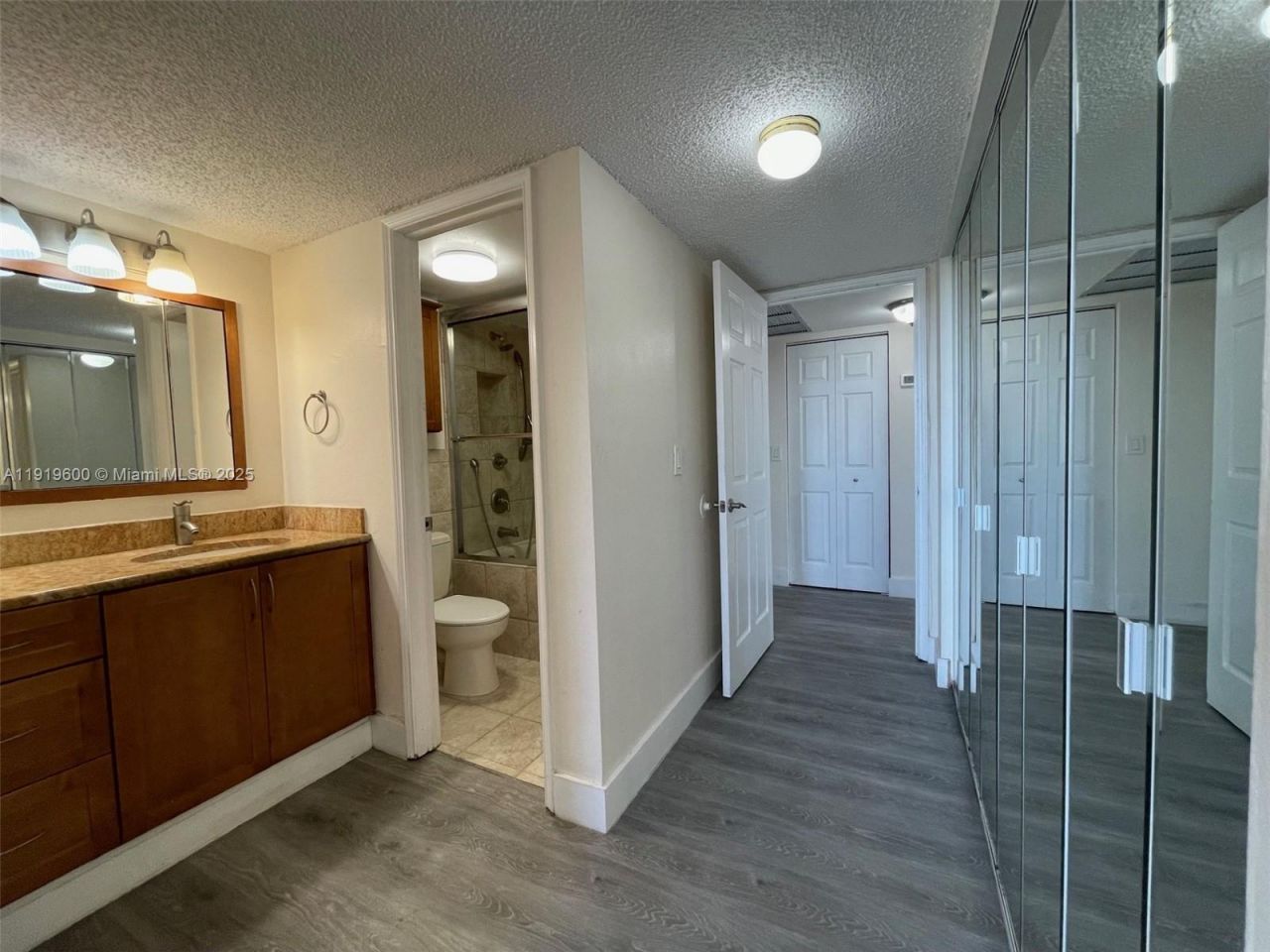 9471 Evergreen Pl, Unit 401, Davie, FL 33324 Photo