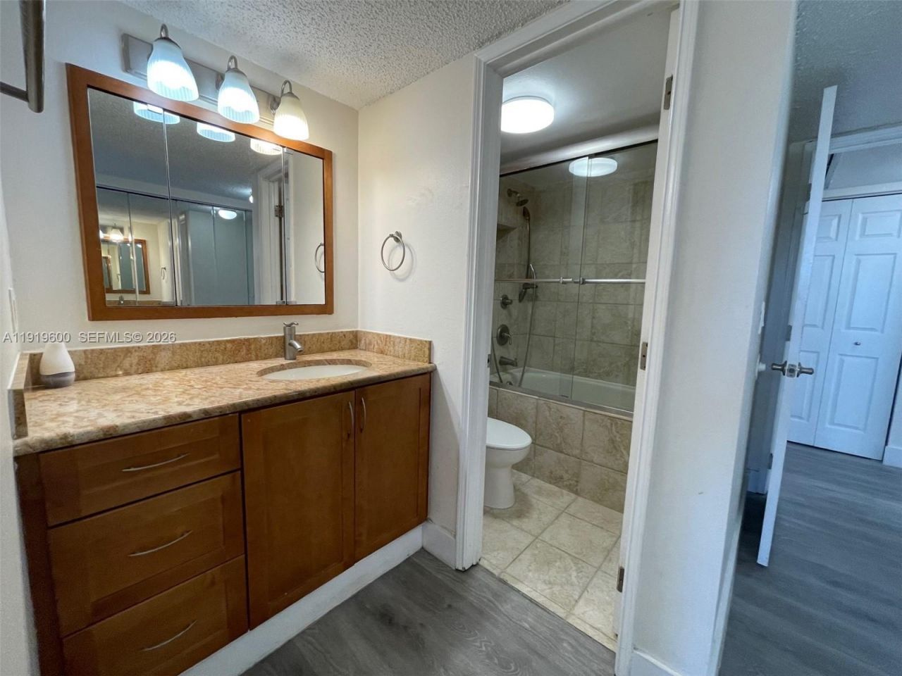 9471 Evergreen Pl, Unit 401, Davie, FL 33324 Photo