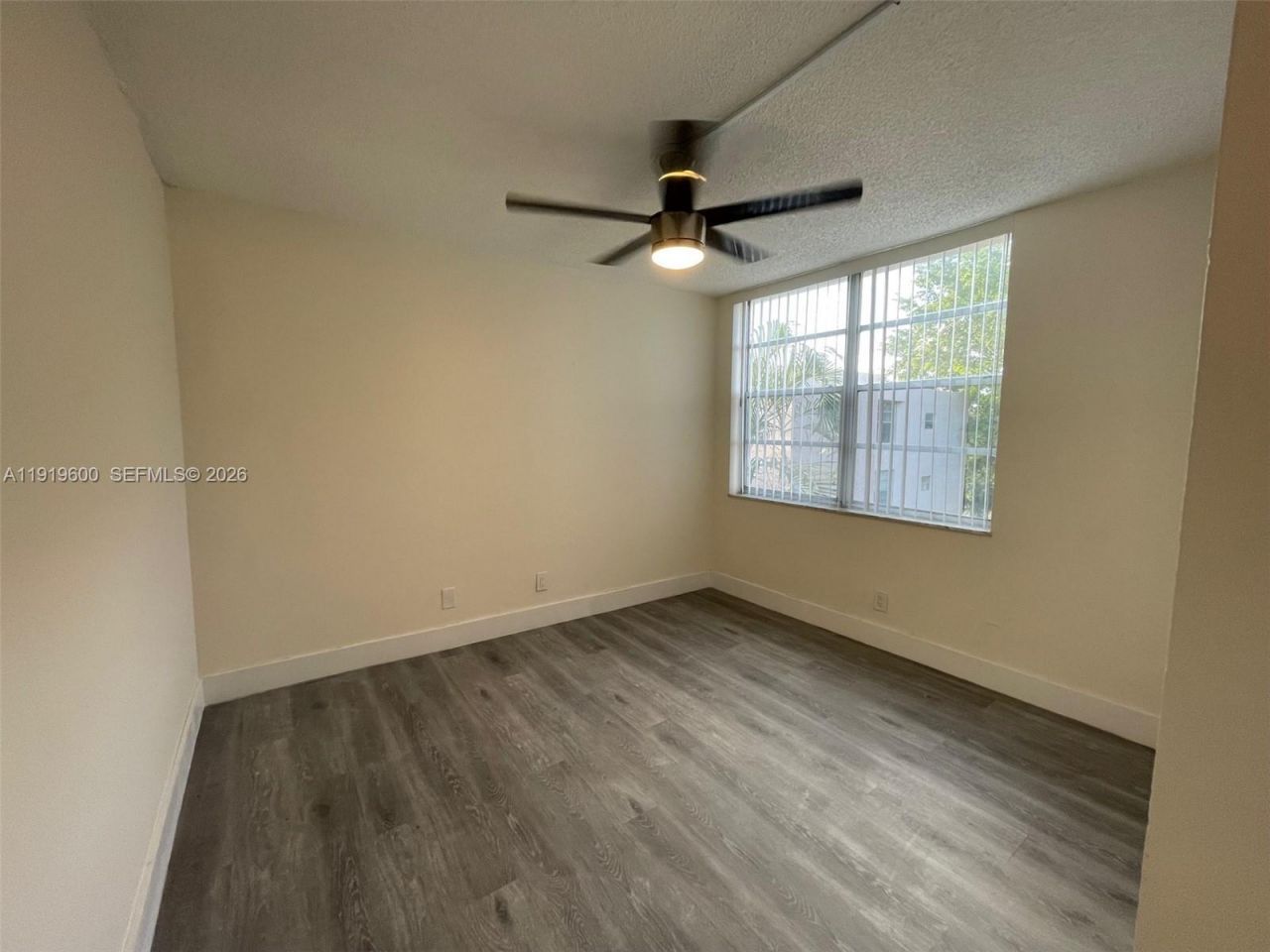 9471 Evergreen Pl, Unit 401, Davie, FL 33324 Photo