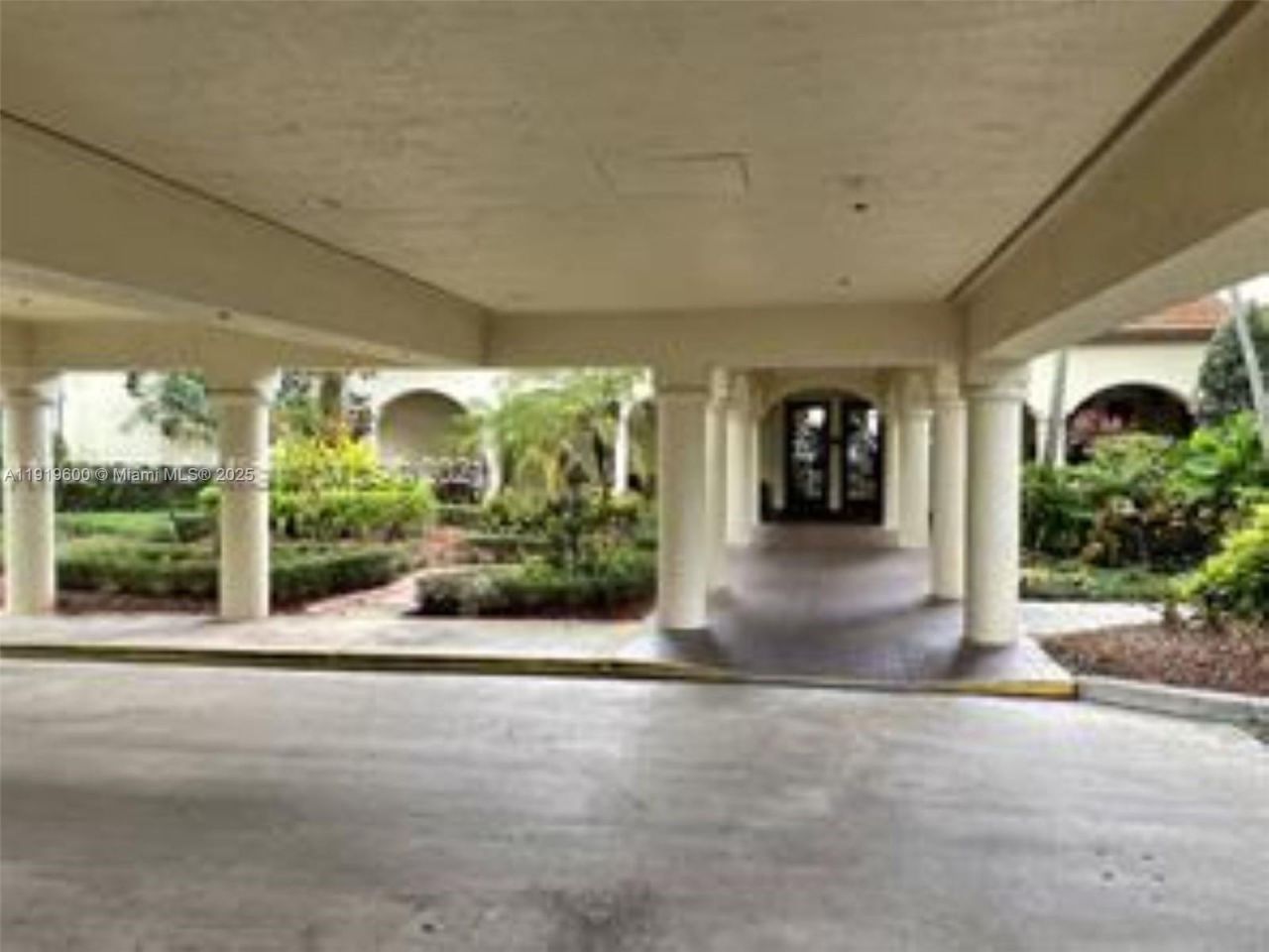9471 Evergreen Pl, Unit 401, Davie, FL 33324 Photo