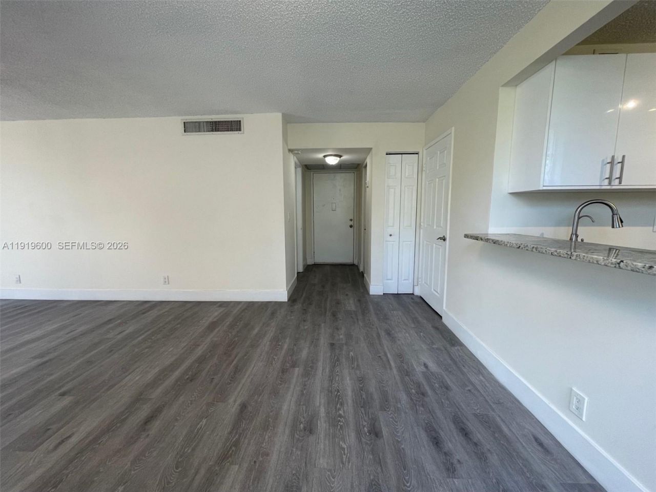 9471 Evergreen Pl, Unit 401, Davie, FL 33324 Photo