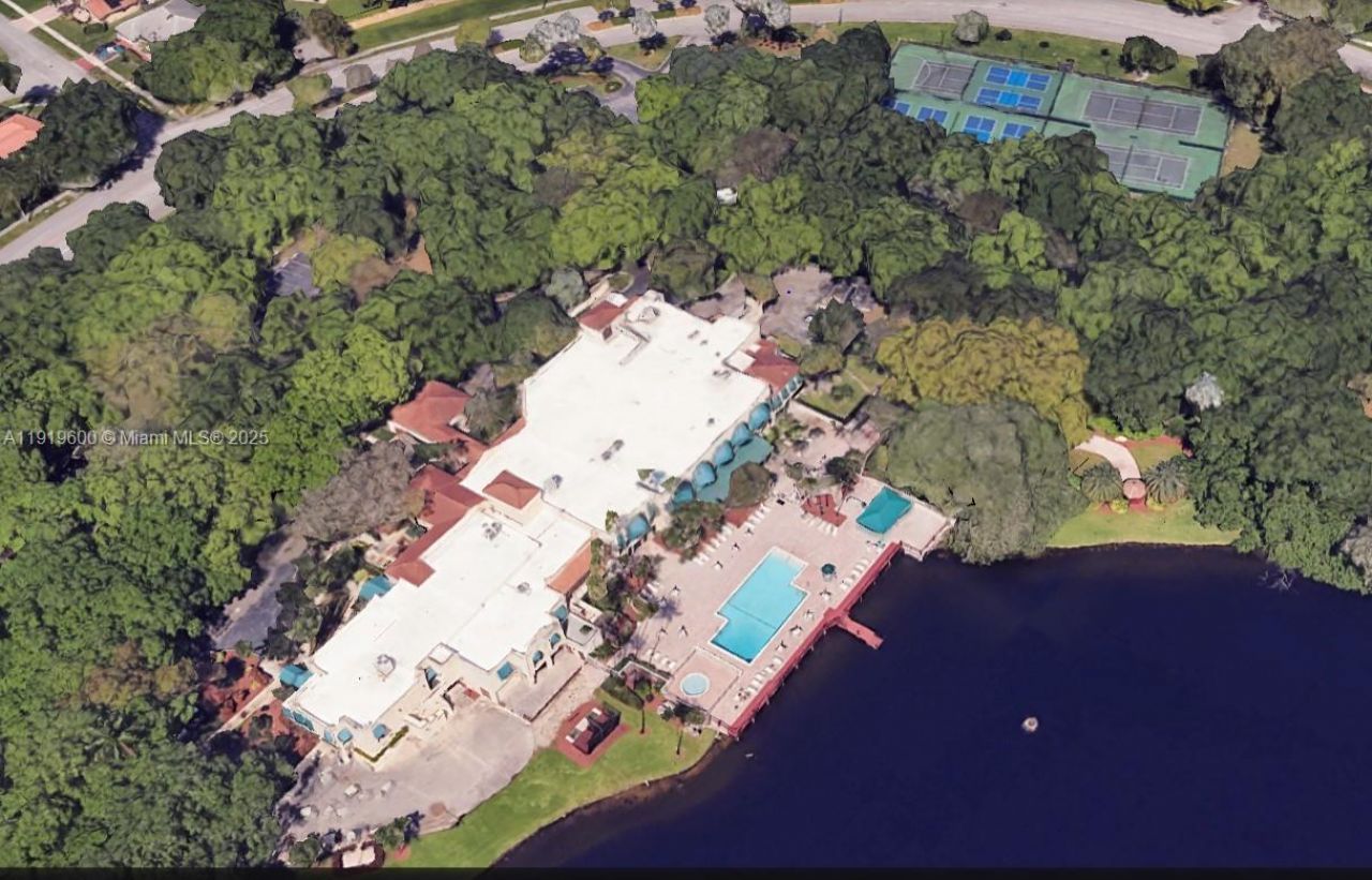 9471 Evergreen Pl, Unit 401, Davie, FL 33324 Photo