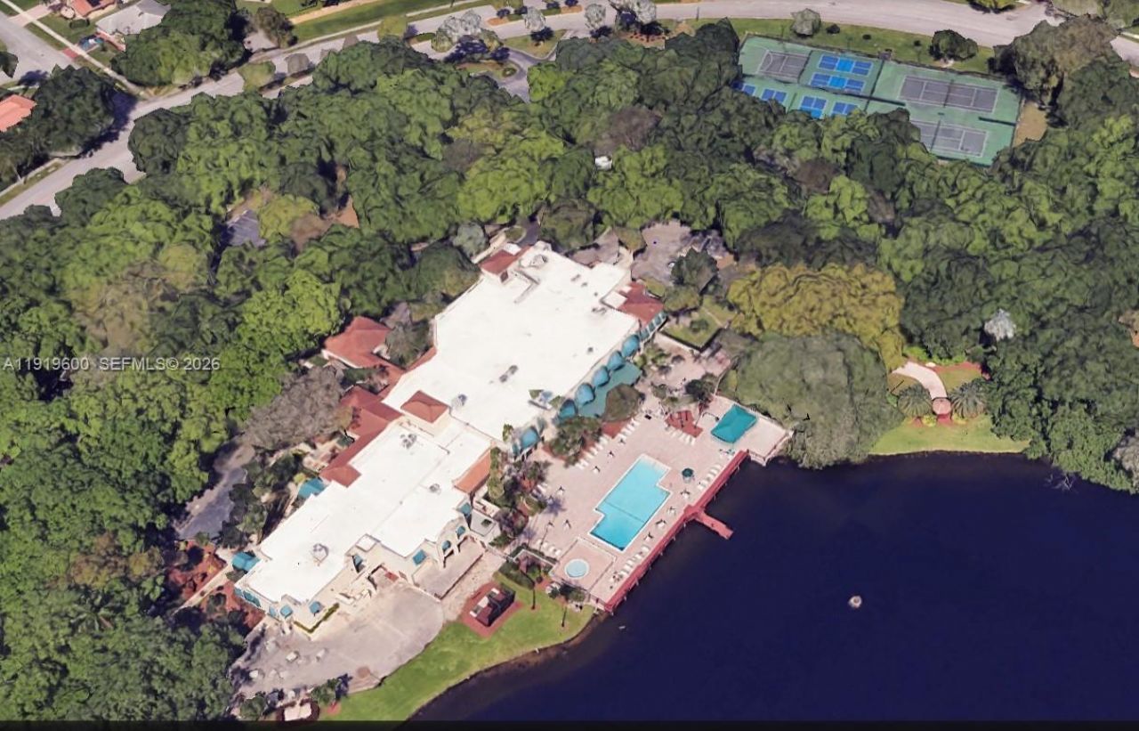 9471 Evergreen Pl, Unit 401, Davie, FL 33324 Photo