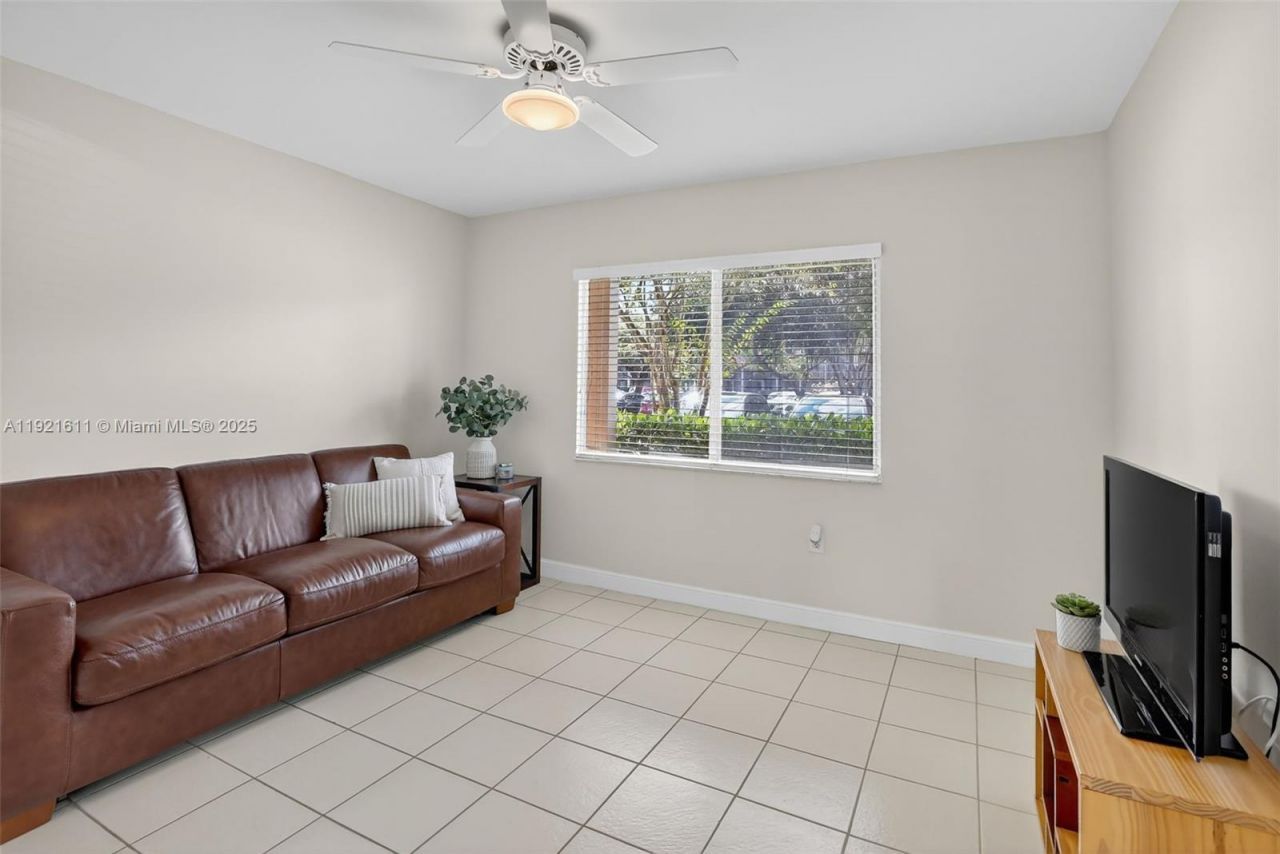 13705 SW 12th St, Unit 103B, Pembroke Pines, FL 33027 Photo