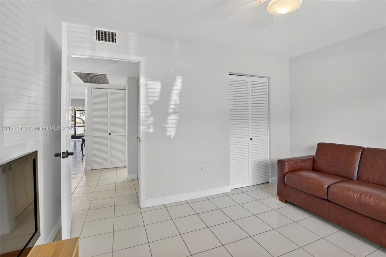 13705 SW 12th St, Unit 103B, Pembroke Pines, FL 33027 Photo