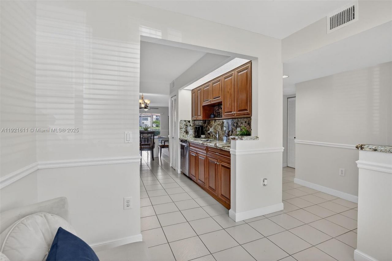 13705 SW 12th St, Unit 103B, Pembroke Pines, FL 33027 Photo