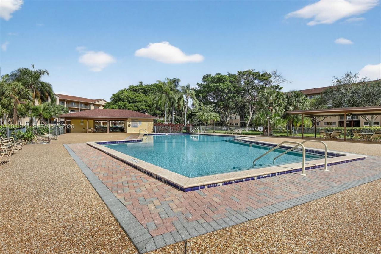 13705 SW 12th St, Unit 103B, Pembroke Pines, FL 33027 Photo