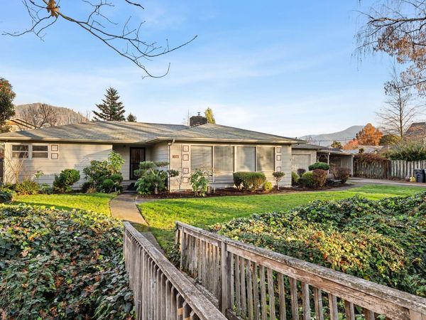 1021 NW Conklin Avenue, Grants Pass, OR 97526