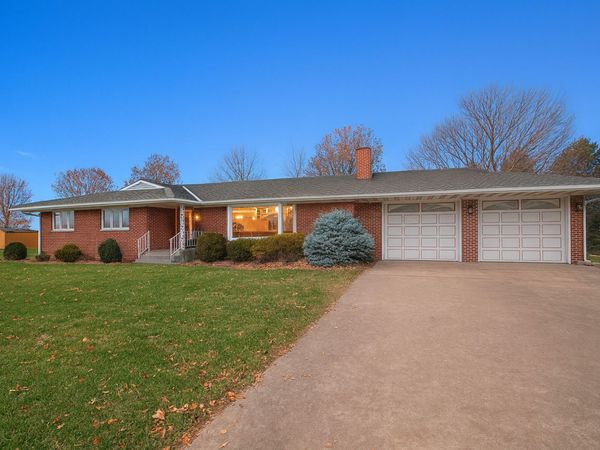 1245 Il Rt 26, Dixon, IL 61021