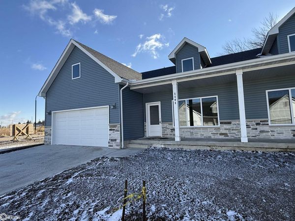 1101 Emerald Cove Drive, Clear Lake, IA 50428