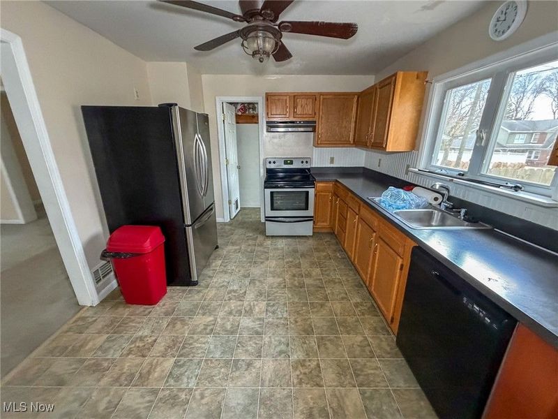 9 Prospect Street, Lisbon, OH 44432 Photo 13