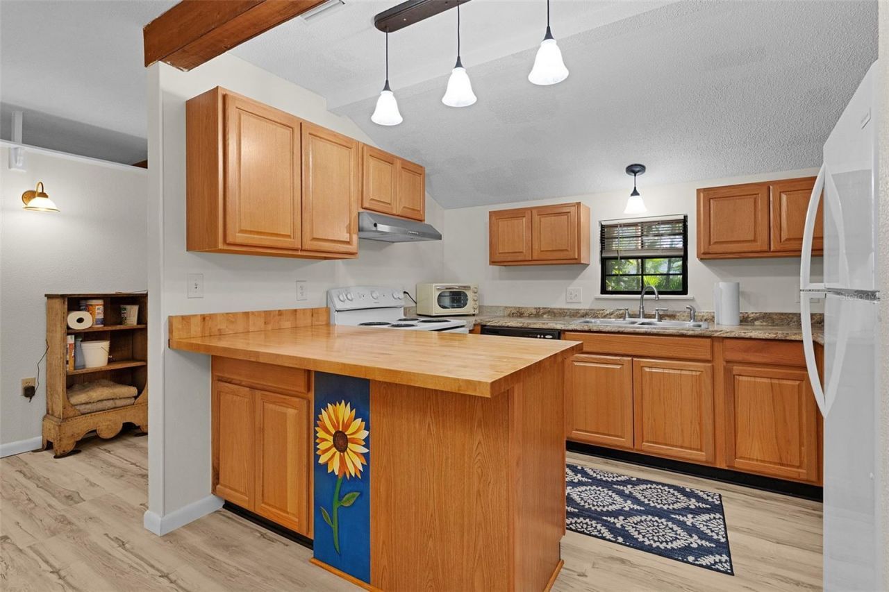 6250 & 5942 E C 478, Center Hill, FL 33514 Photo