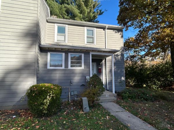 6 Chalmers Court, Greenhills, OH 45218