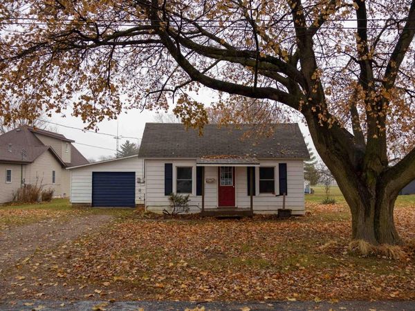 532 Ithaca Street N, Ithaca, MI 48847