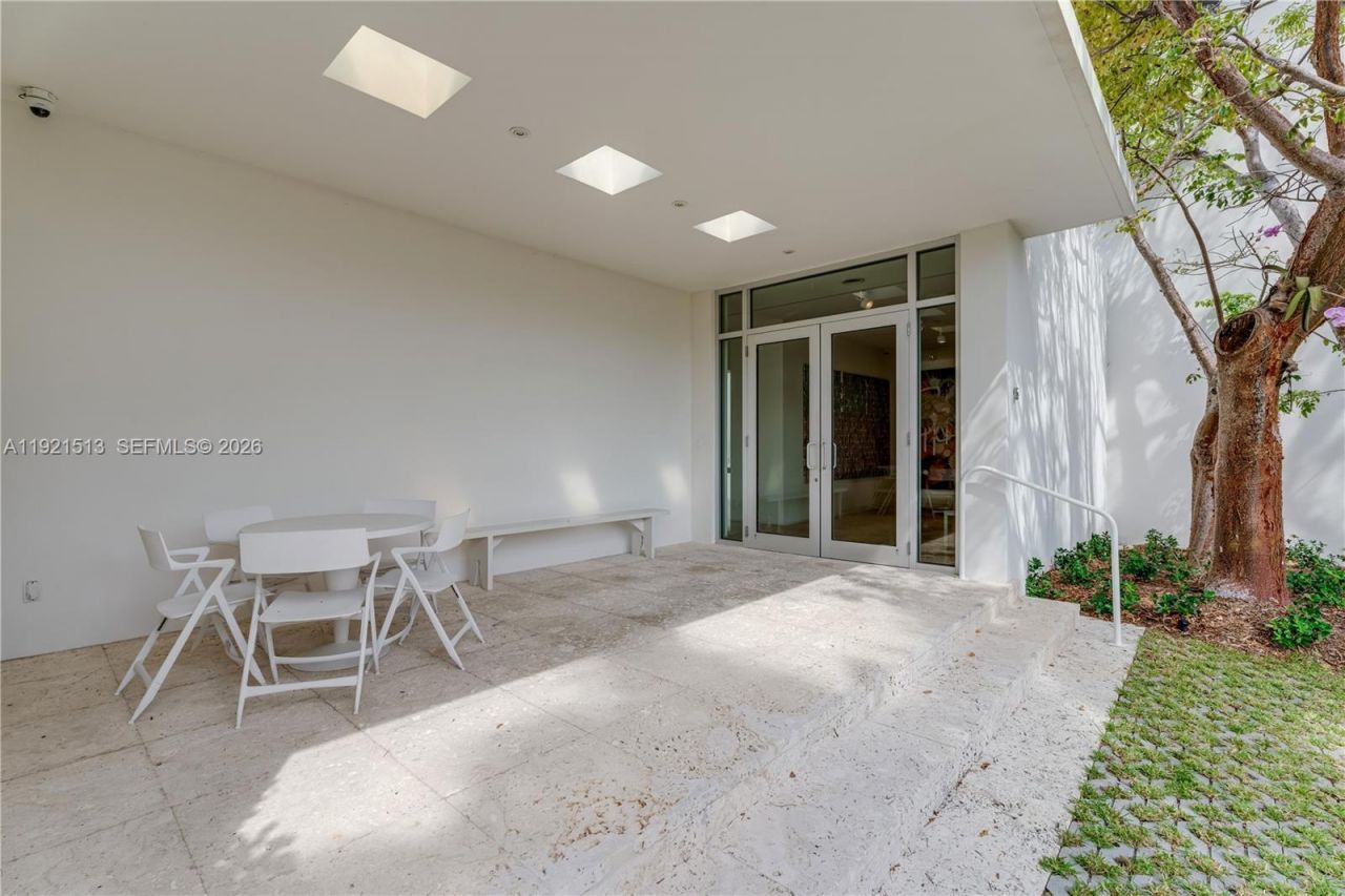 5 Harbor Pt, Key Biscayne, FL 33149 Photo