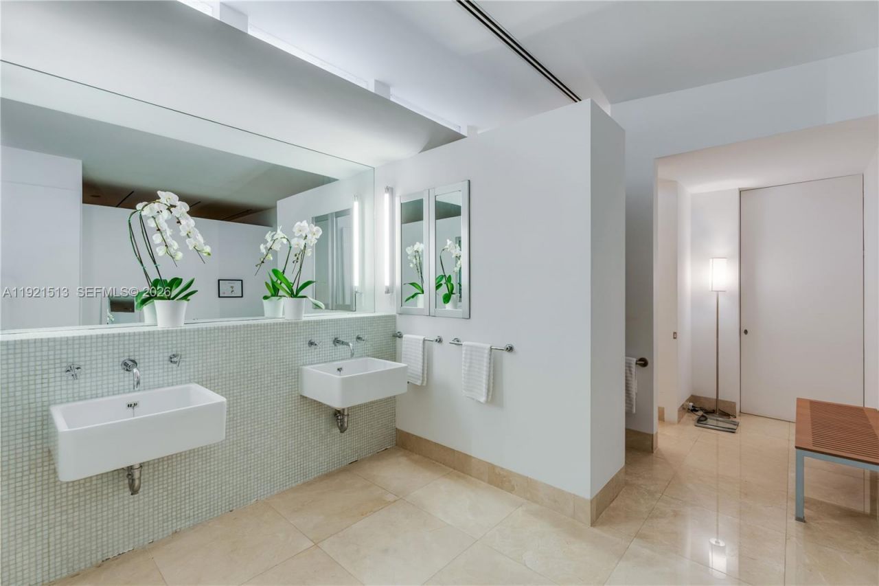 5 Harbor Pt, Key Biscayne, FL 33149 Photo