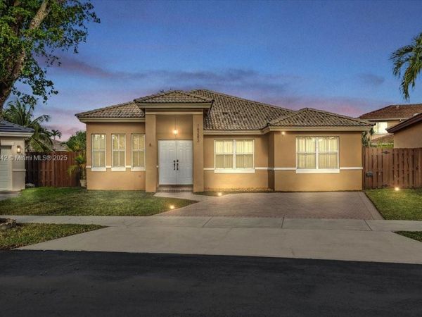 16283 SW 83rd St, Miami, FL 33193