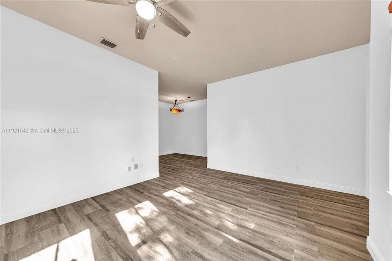 16283 SW 83rd St, Miami, FL 33193 Photo