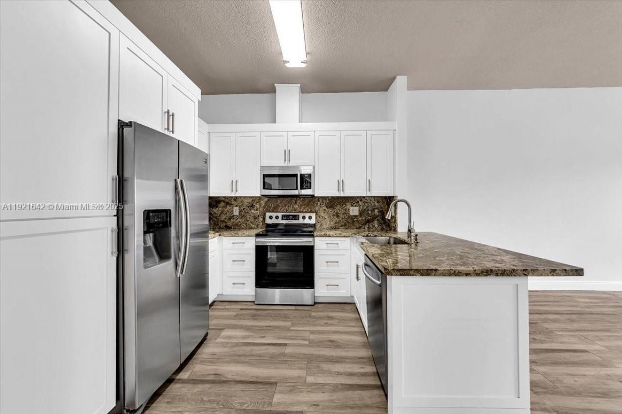 16283 SW 83rd St, Miami, FL 33193 Photo