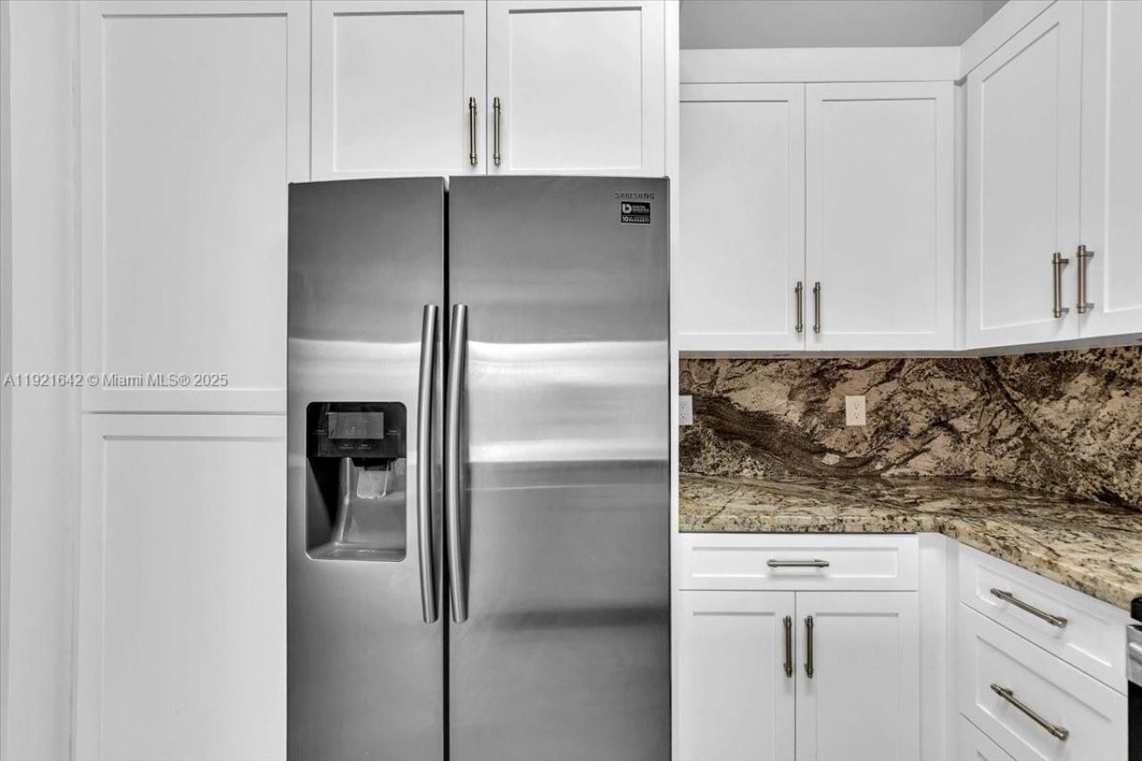 16283 SW 83rd St, Miami, FL 33193 Photo