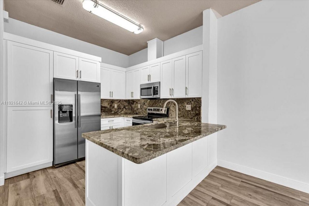 16283 SW 83rd St, Miami, FL 33193 Photo