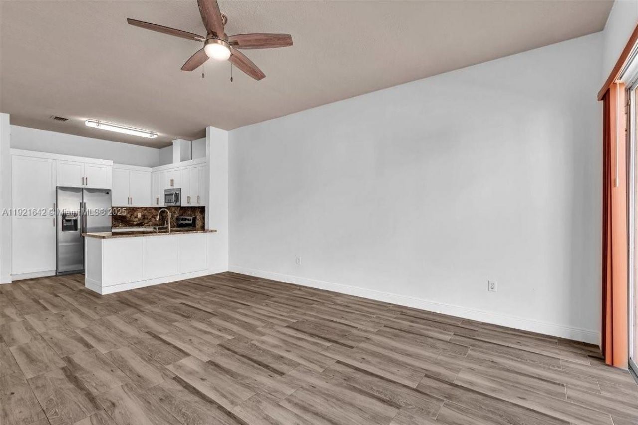 16283 SW 83rd St, Miami, FL 33193 Photo