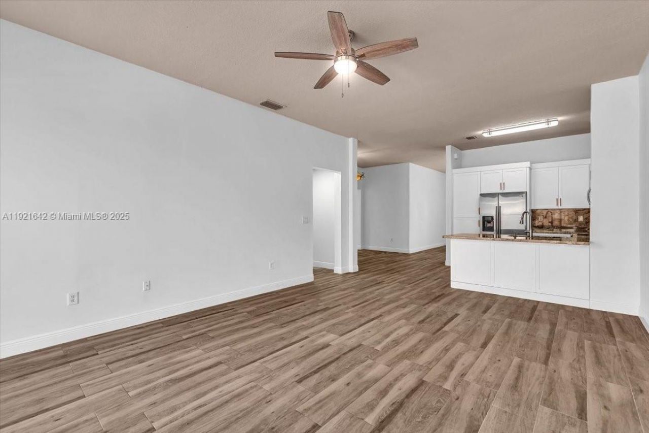 16283 SW 83rd St, Miami, FL 33193 Photo