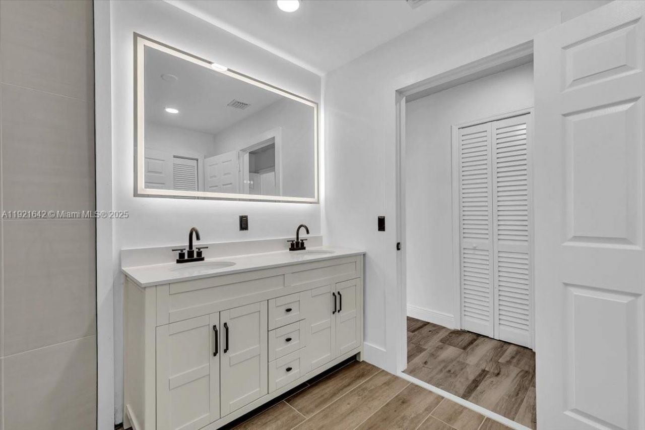 16283 SW 83rd St, Miami, FL 33193 Photo