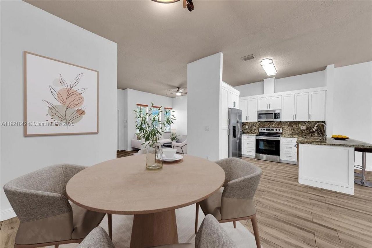 16283 SW 83rd St, Miami, FL 33193 Photo