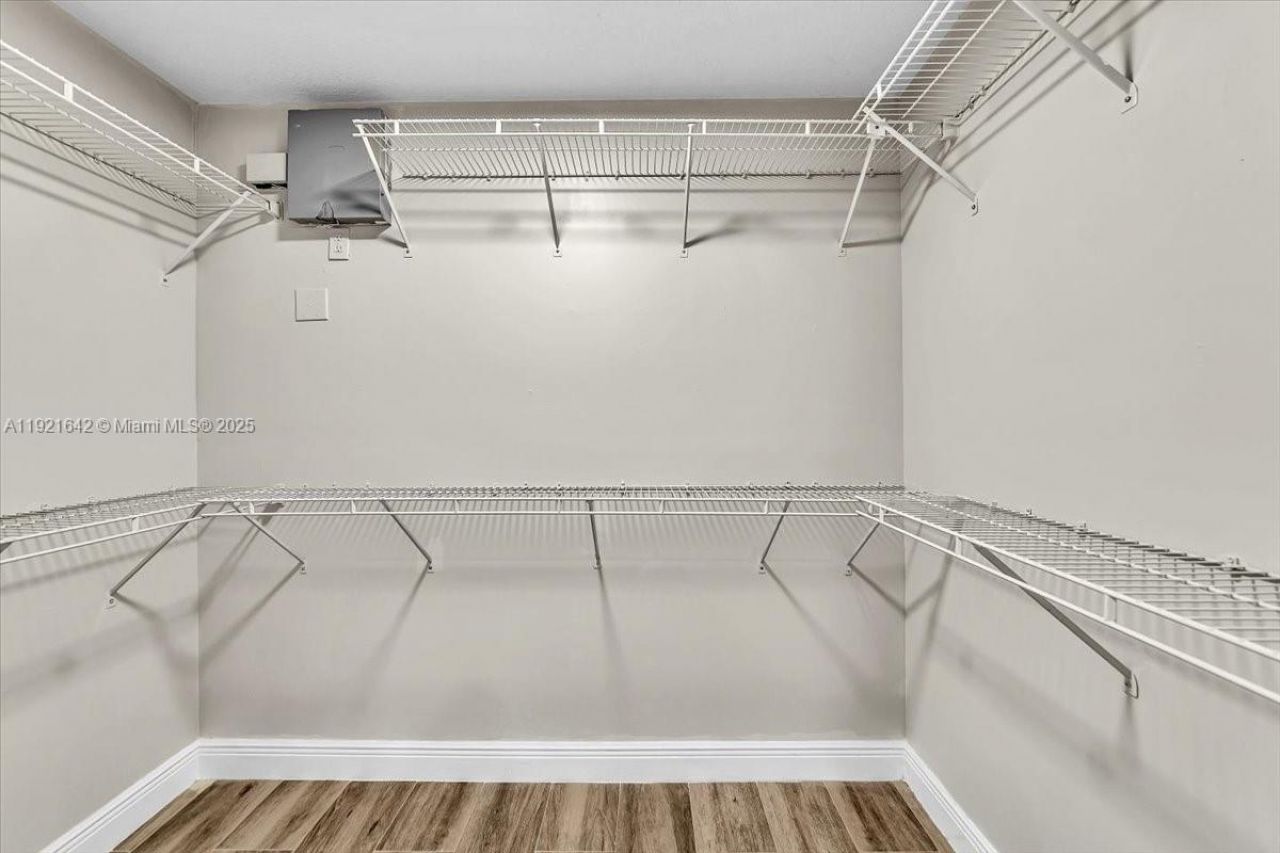 16283 SW 83rd St, Miami, FL 33193 Photo