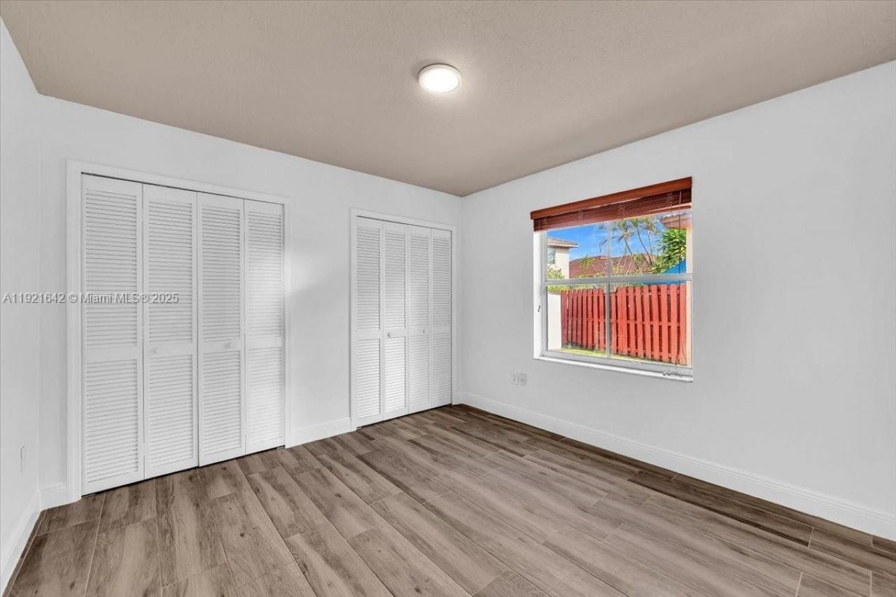 16283 SW 83rd St, Miami, FL 33193 Photo