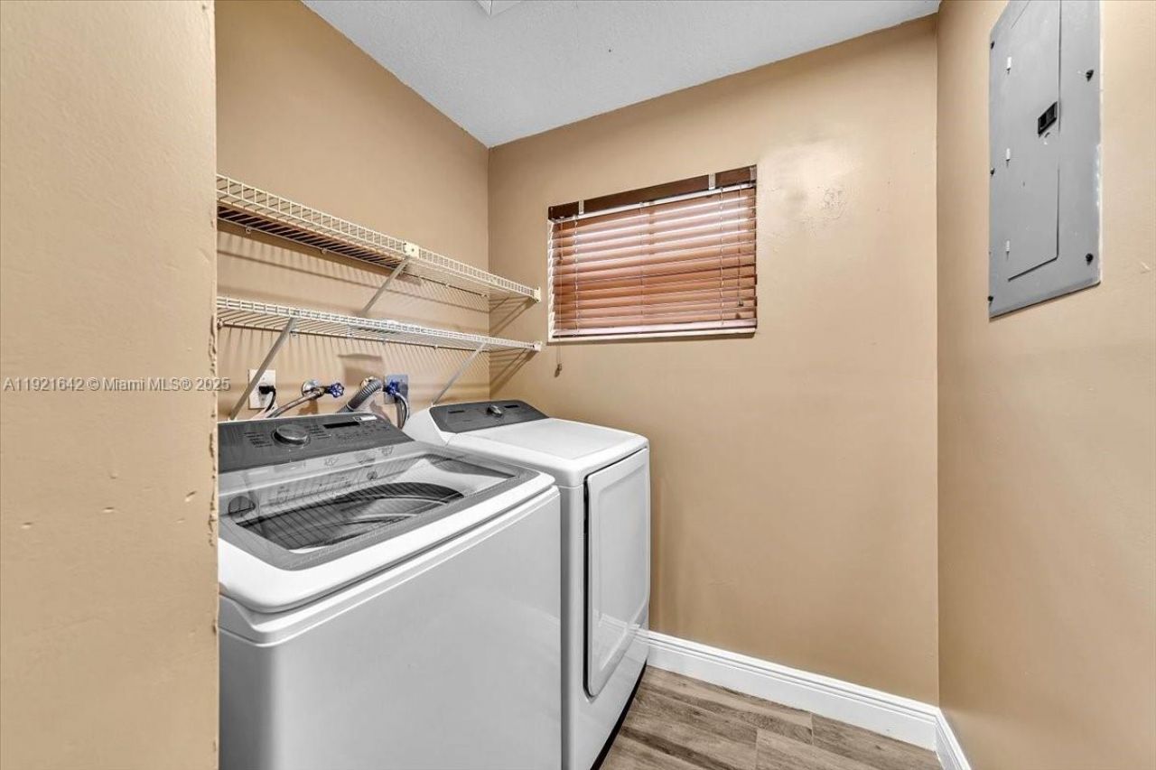 16283 SW 83rd St, Miami, FL 33193 Photo