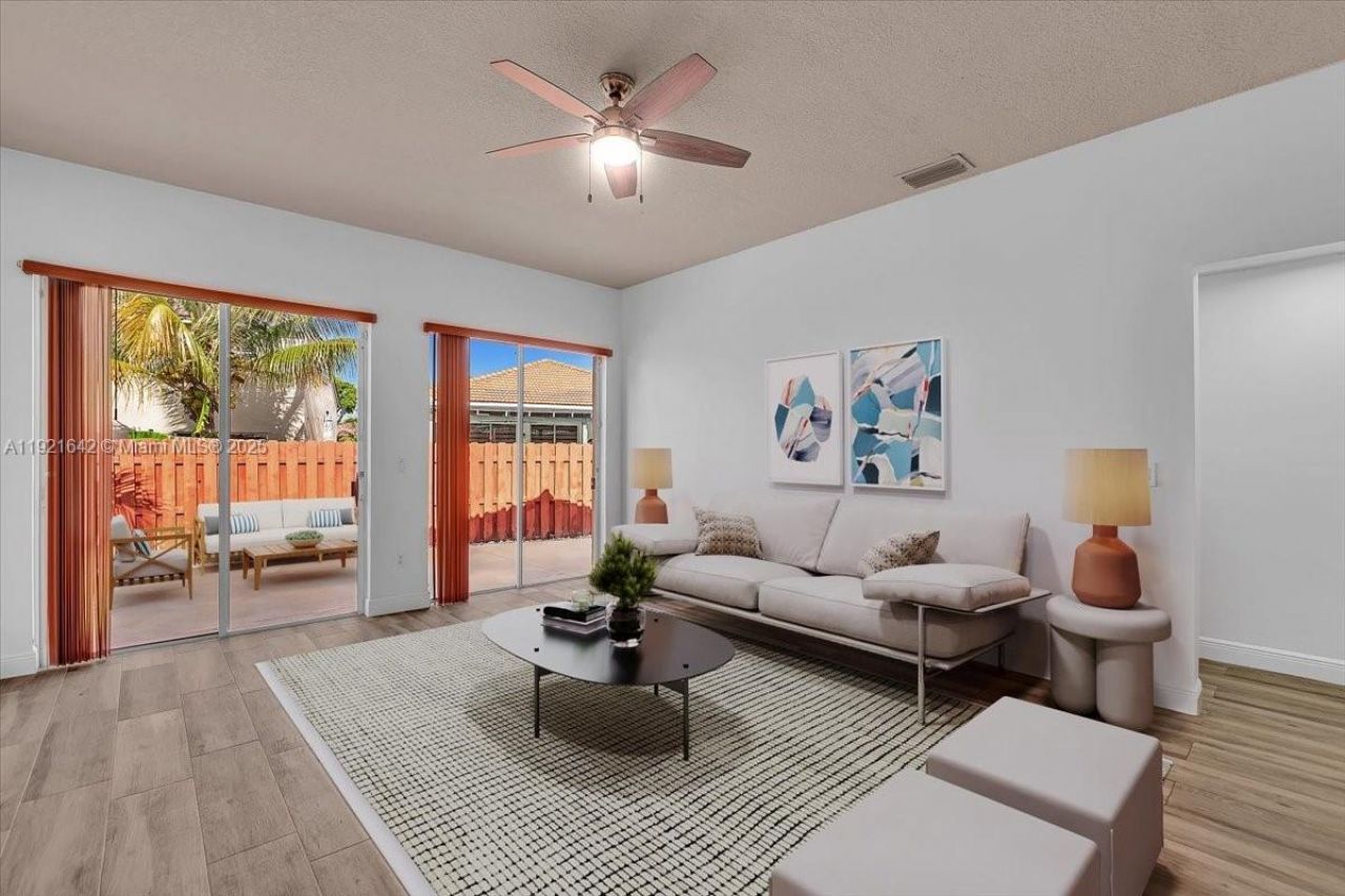 16283 SW 83rd St, Miami, FL 33193 Photo